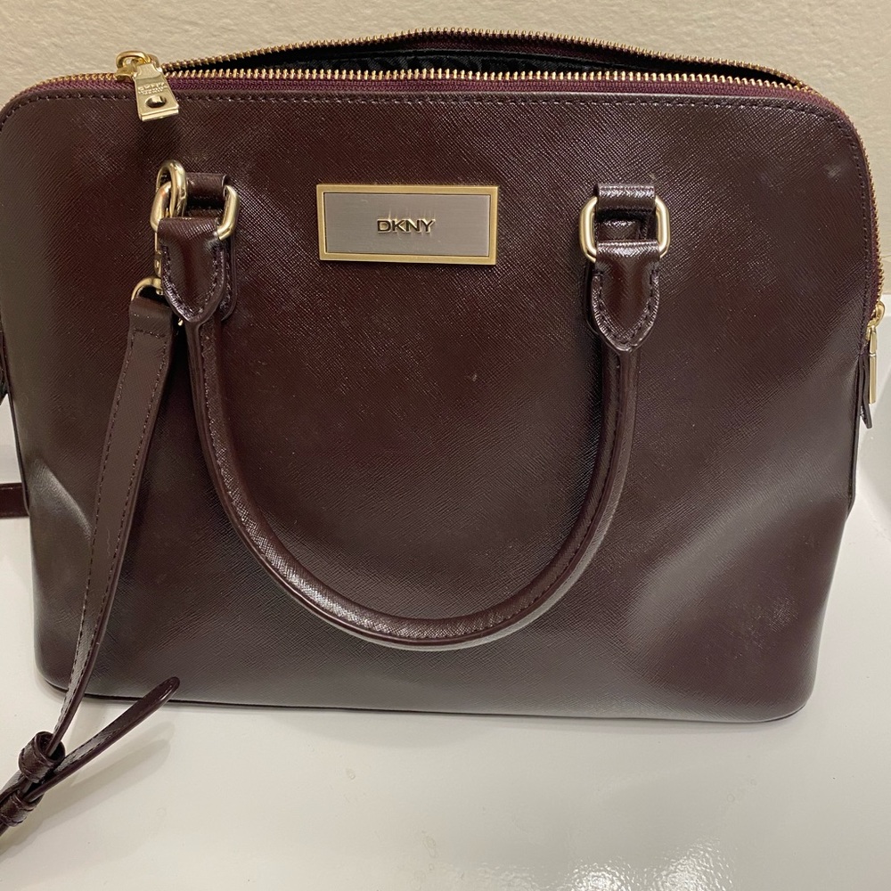 DKNY women purse
